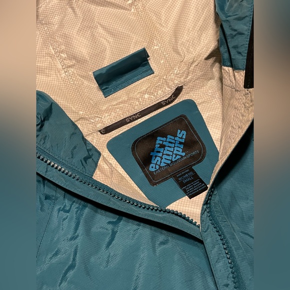 Eastern Mountain Sports rain jacket - Picture 6 of 10